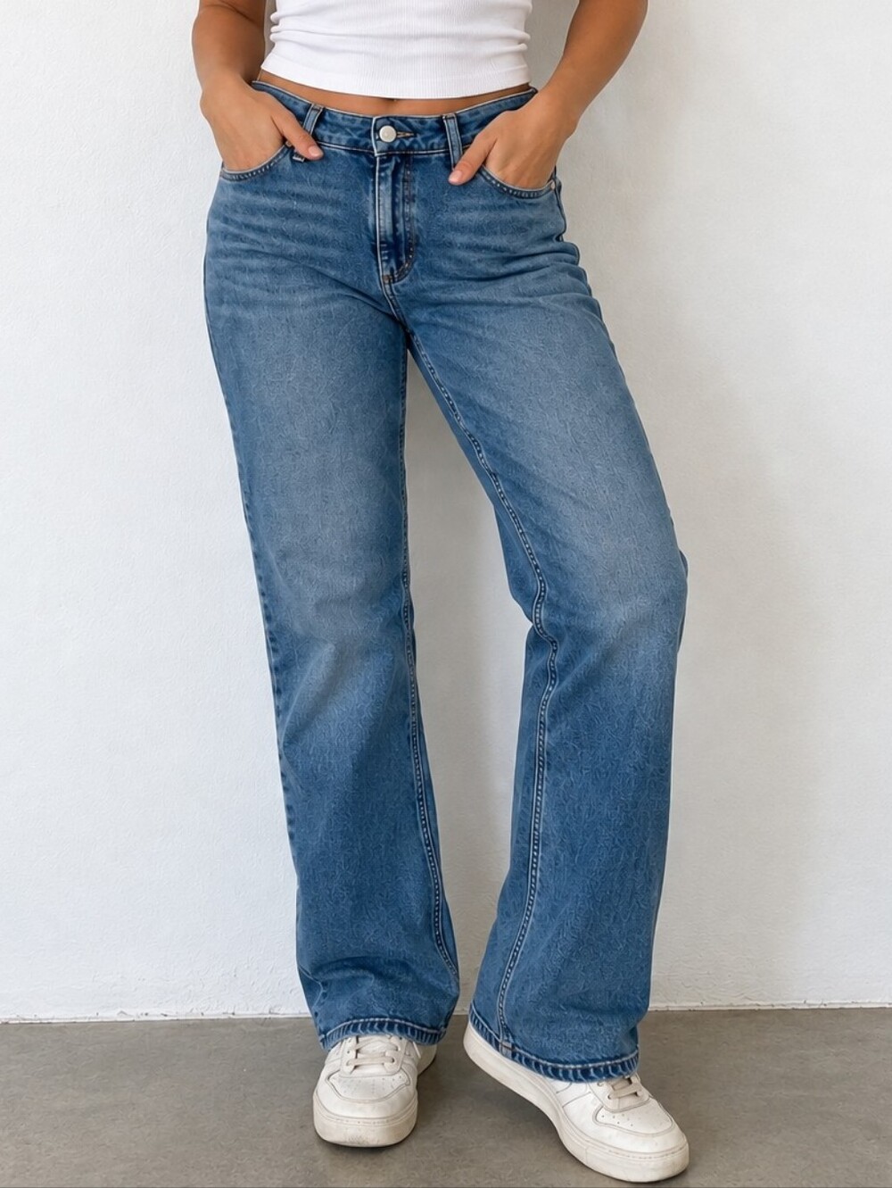 Lee Women’s Size 14M Medium Wash Classic Fit Straight Leg Jeans Classic Denim